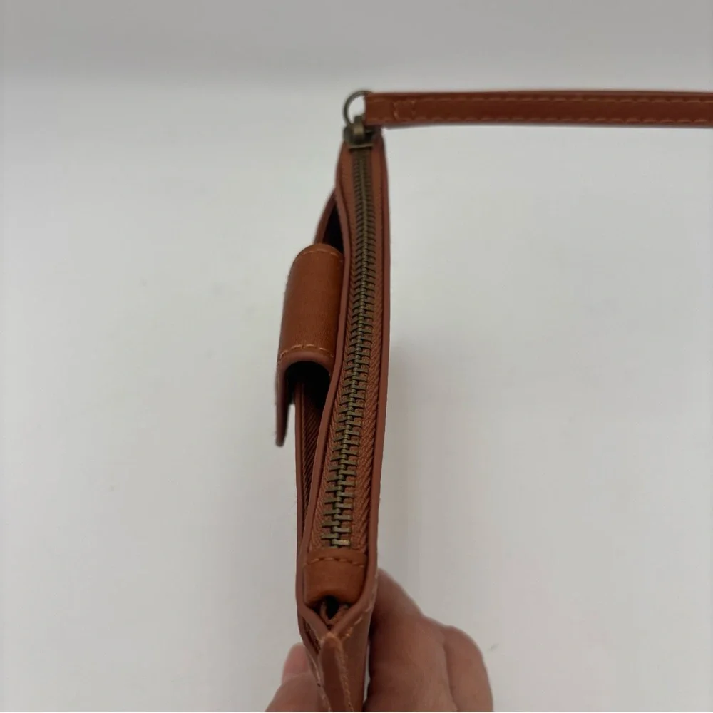 Universal Thread Brown Leather‎ Wristlet